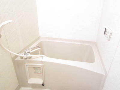 Bath. Temperature setting is easy to bath in the hot water supply panel