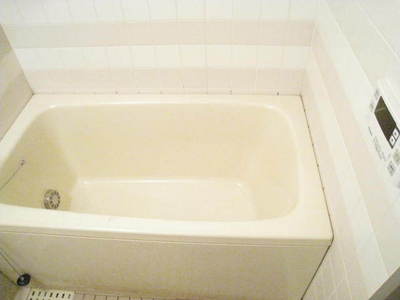 Bath. It comes with reheating system ☆