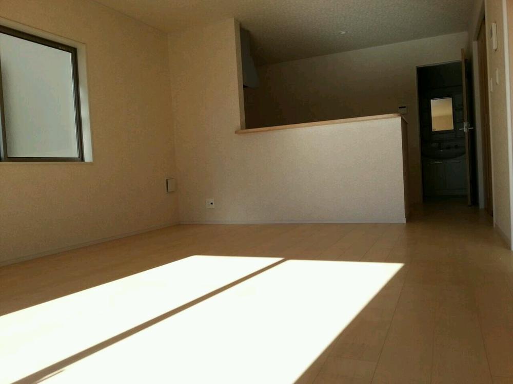 Living. Local (11 May 2013) shooting sun per good living