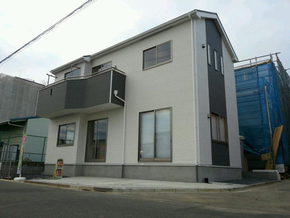 Local appearance photo. Local (12 May 2013), shooting 8 Building