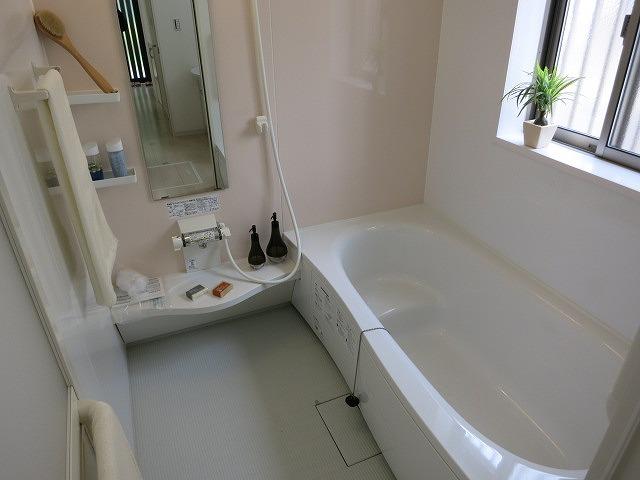 Same specifications photo (bathroom). Example of construction