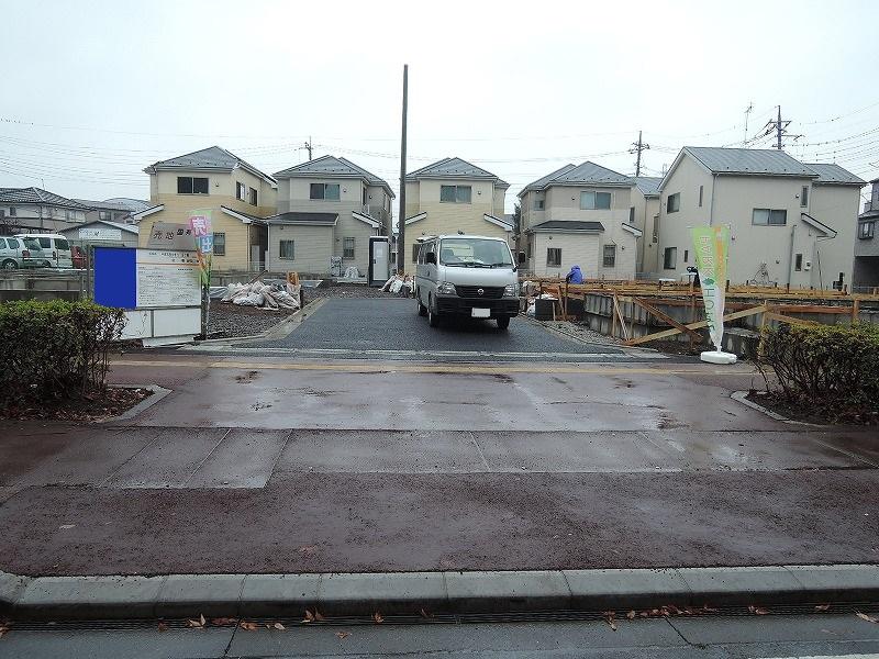 Local photos, including front road. Local (12 May 2013) Shooting