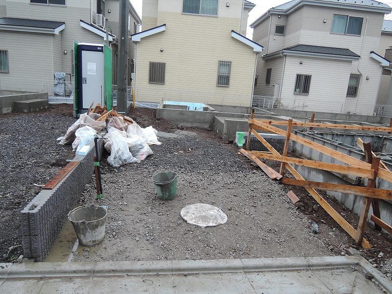 Local appearance photo. Local (12 May 2013) Shooting