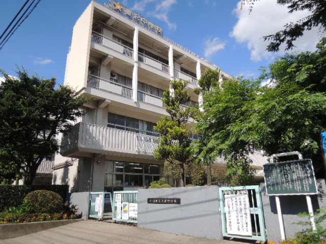 Junior high school. Kizawa 720m until junior high school (junior high school)