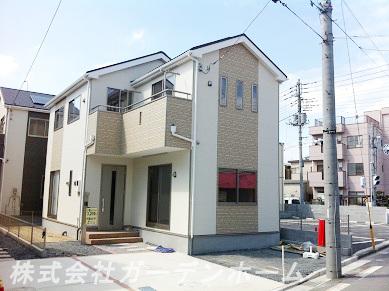 Local appearance photo. Sunny warmth mansion