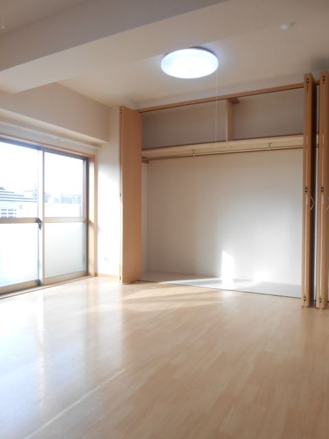 Living and room. Renovation is clean, great room!