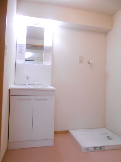 Washroom. Is a basin space with a dressing room an easy-to-use