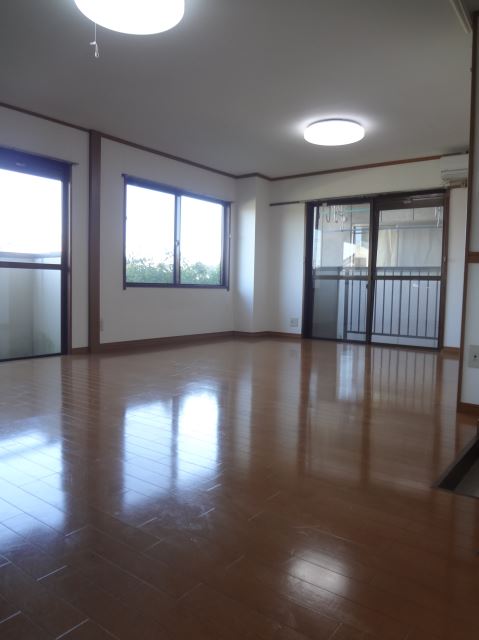 Living and room. 14 Pledge of leeway there is room