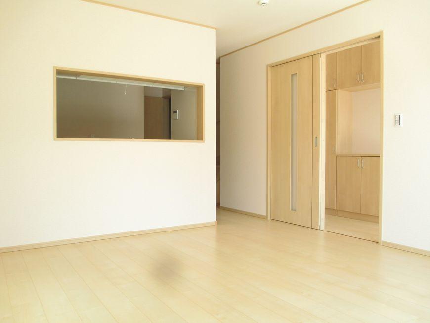 Same specifications photos (living)