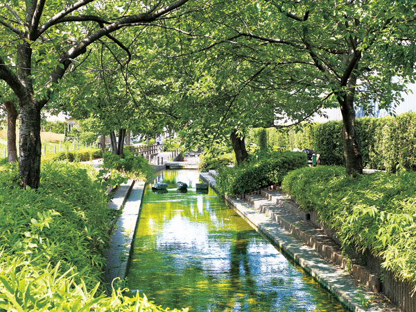 Surrounding environment. Rokutsuji waterfront park (about 1000m ・ Walk 13 minutes)