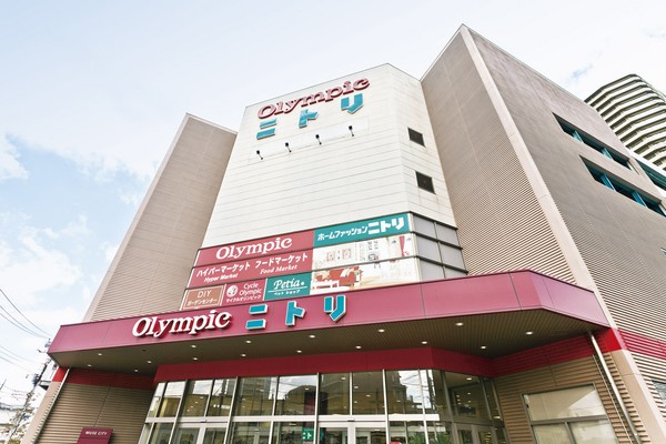 Muse City Shopping Square (about 2.4km ・ Bicycle about 10 minutes)