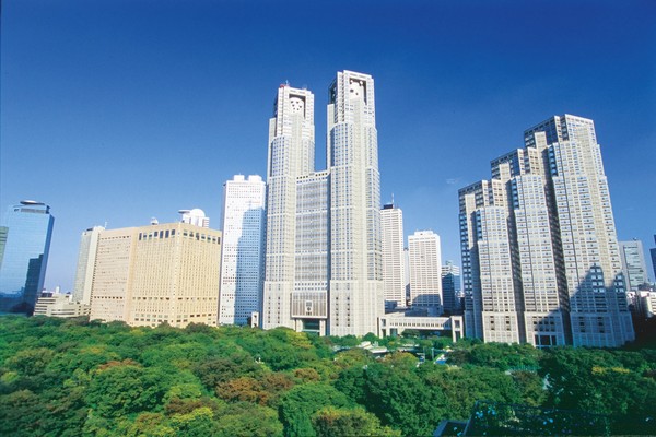 25 minutes direct to Shinjuku Station (photo is about 1km from Shinjuku Station)