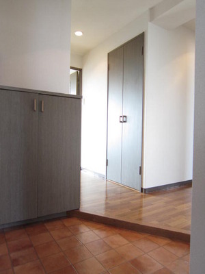 Entrance. This is the feeling from the front door