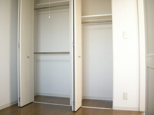 Receipt. Western-style closet