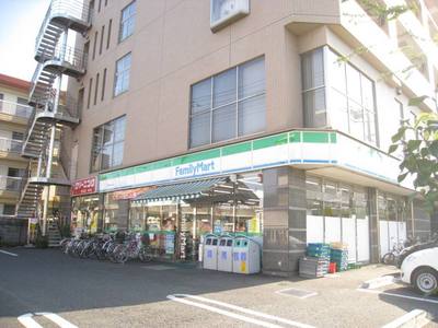 Convenience store. 340m to Family Mart (convenience store)