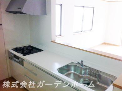 Model house photo. Is How about children and dishes