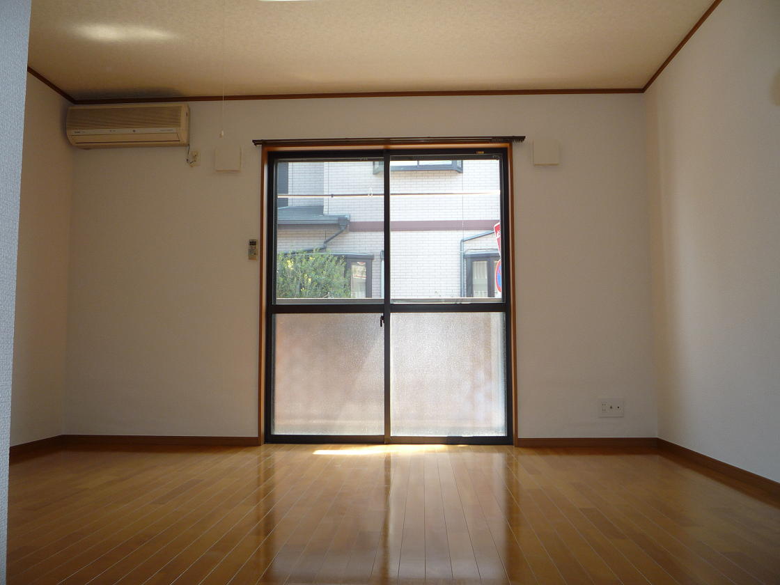 Living and room. Western-style 11 Pledge