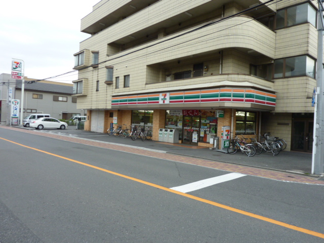 Convenience store. Seven-Eleven Toda Nizominami store up (convenience store) 257m