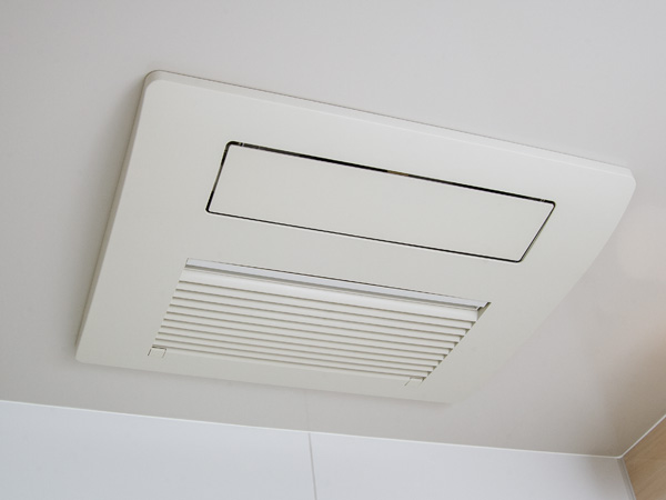Bathing-wash room.  [TES-type bathroom heating ventilation dryer] Clothes drying at the time of ventilation and rain after bathing, Such as the winter of preliminary heating, It has a variety of functions.