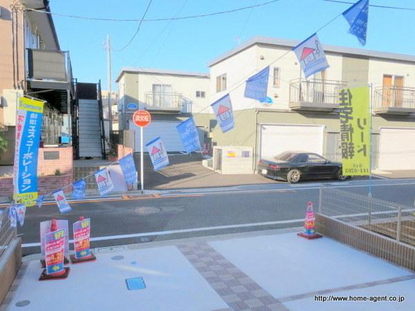 Local photos, including front road. Around it is also a quiet environment