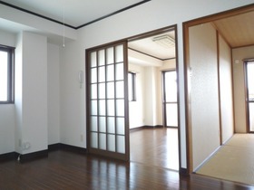 Living and room. A bright room