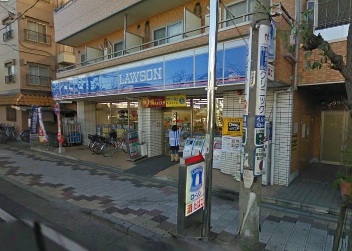Convenience store. 400m to Lawson