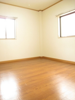 Living and room. Two corner rooms because the window ☆