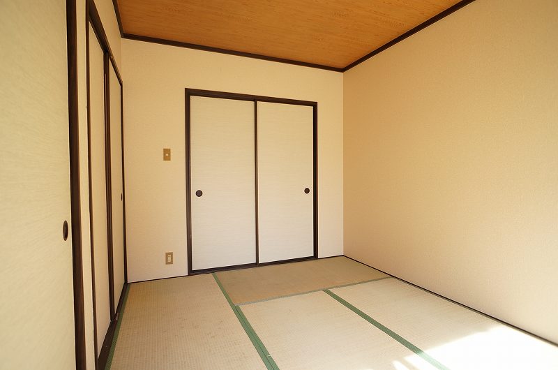 Living and room. Japanese-style room 6 quires