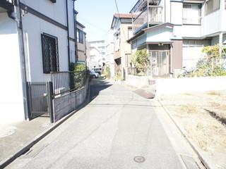 Local photos, including front road. Local (11 May 2013) Shooting