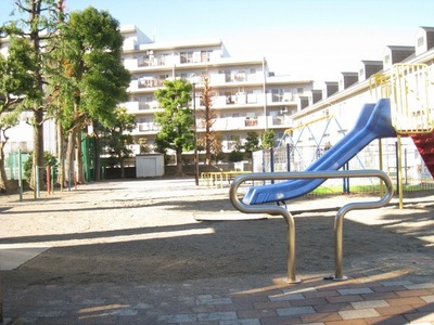 park. Hon 150m up to 4-chome simple children's amusement park (park)