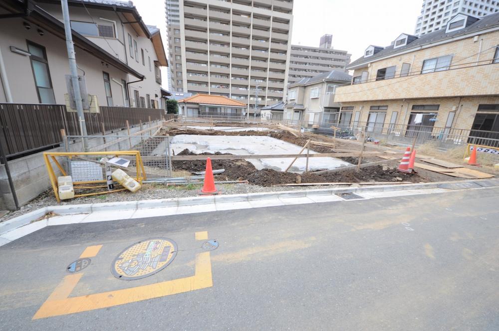 Local photos, including front road. Local (11 May 2013) Shooting