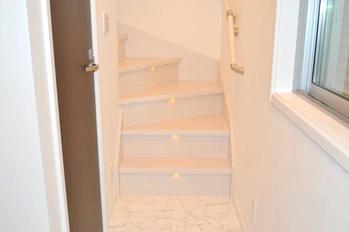 Other. With stairs Footlights