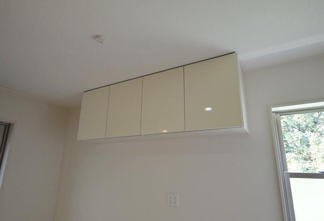 Receipt. Kitchen back hanging cupboard