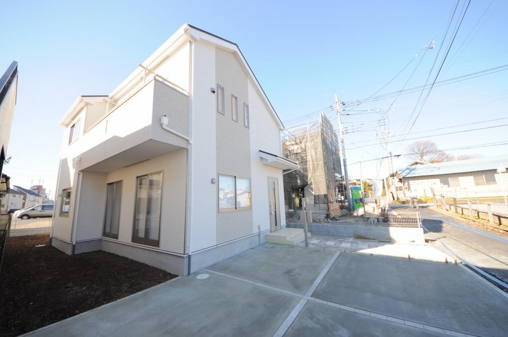 Local appearance photo. Local (12 May 2013) Shooting