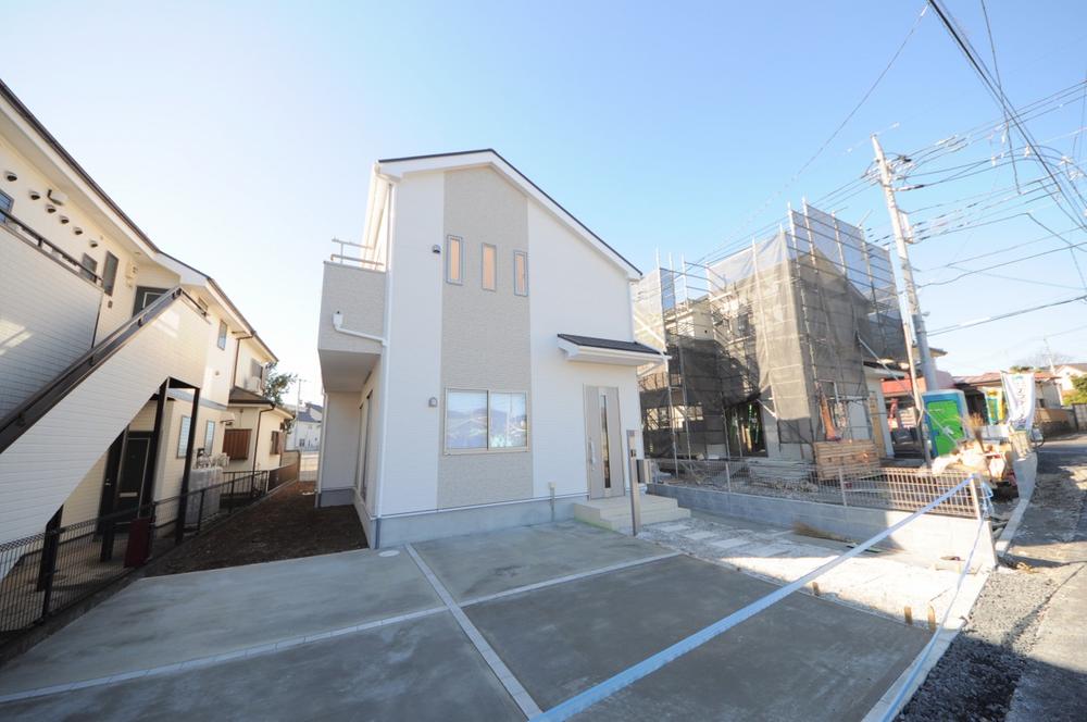 Local appearance photo. Local (12 May 2013) Shooting