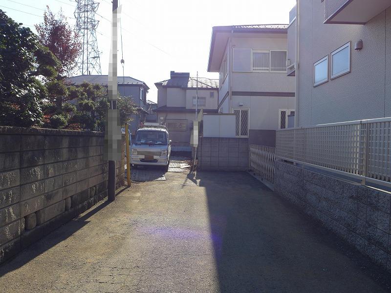 Local photos, including front road. Local (December 6, 2013) Shooting