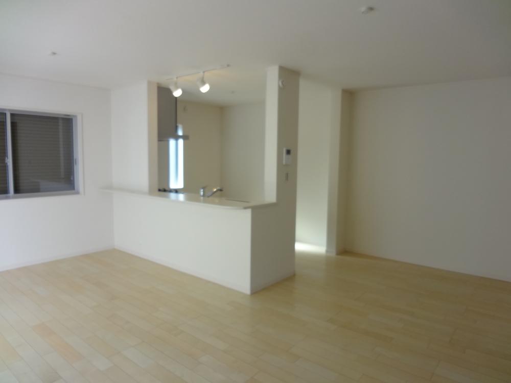 Same specifications photos (living). Same specifications