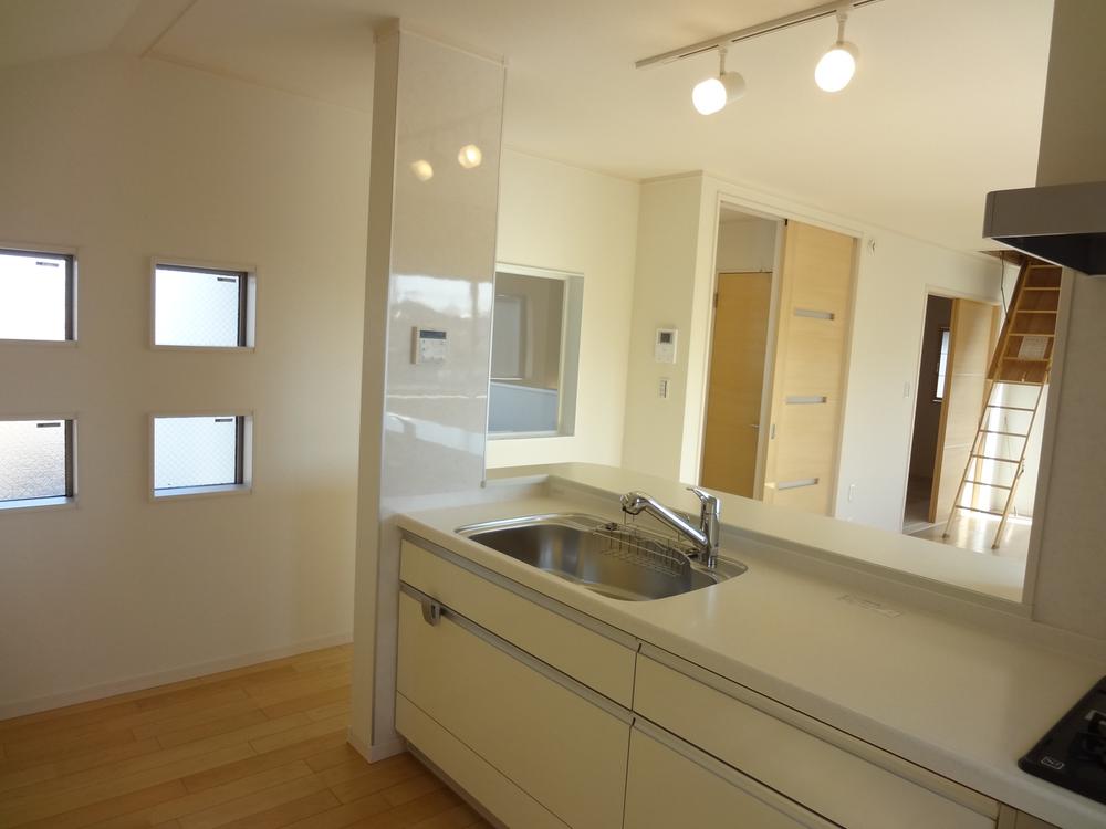 Same specifications photos (living). Same specifications