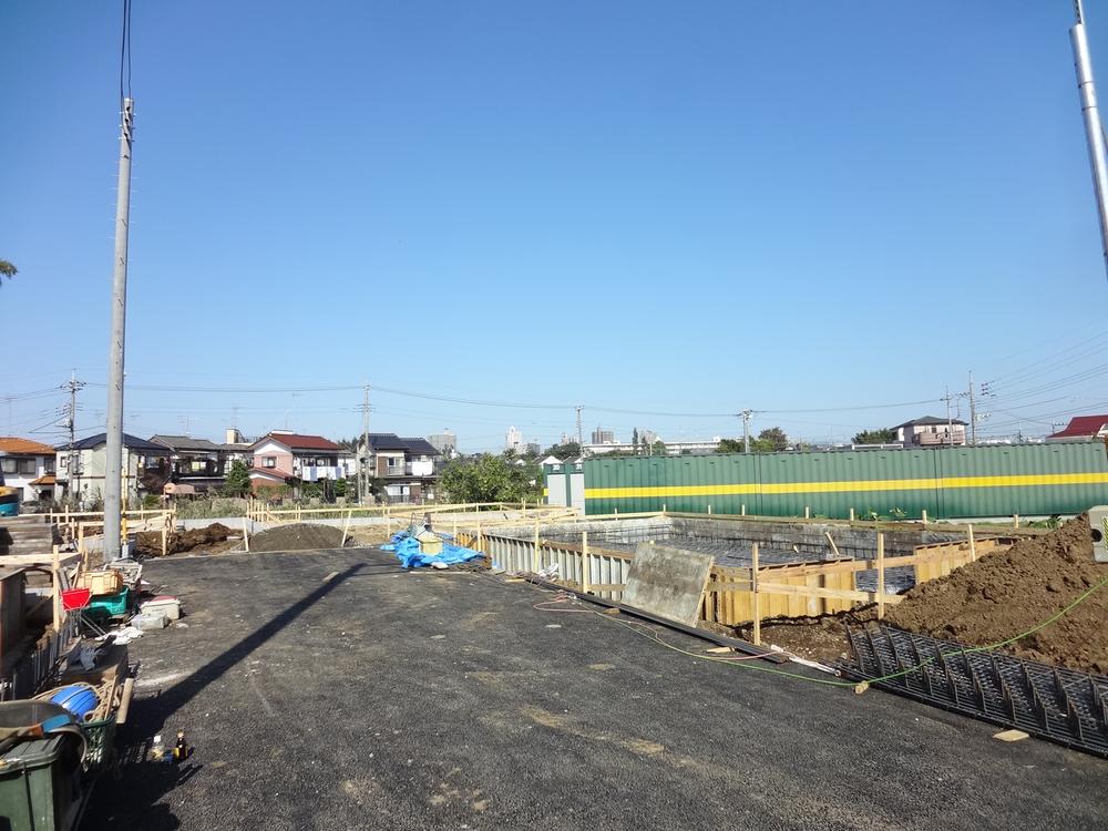 Local photos, including front road. Local (10 May 2013) Shooting