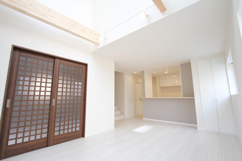 Same specifications photos (living)