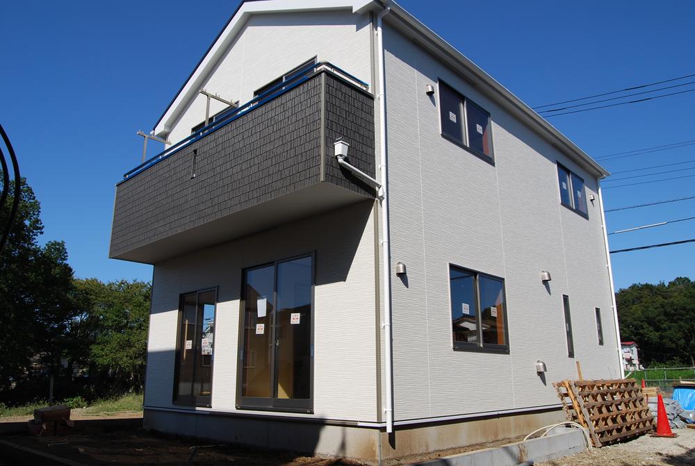 Local appearance photo. Local (10 May 2013) Shooting