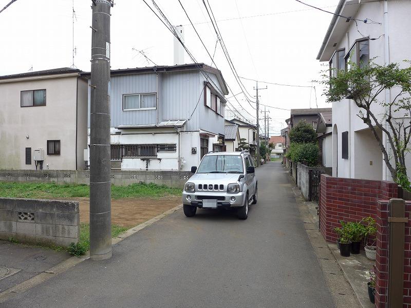 Local photos, including front road. Local (September 23, 2013) Shooting