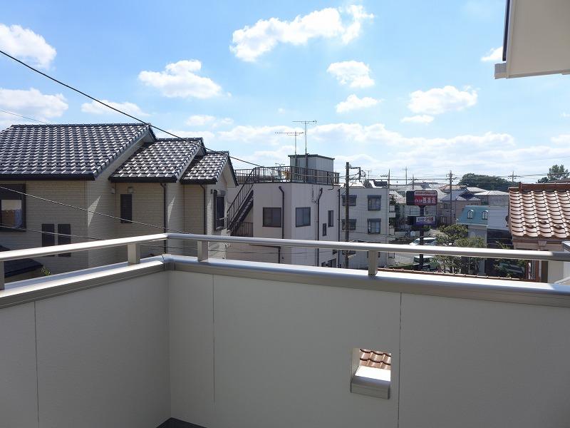 View photos from the dwelling unit. Indoor (11 May 2013) Shooting