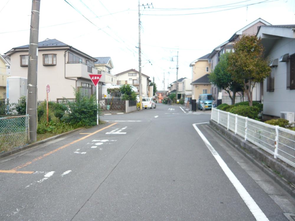 Local photos, including front road. Local (10 May 2013) Shooting