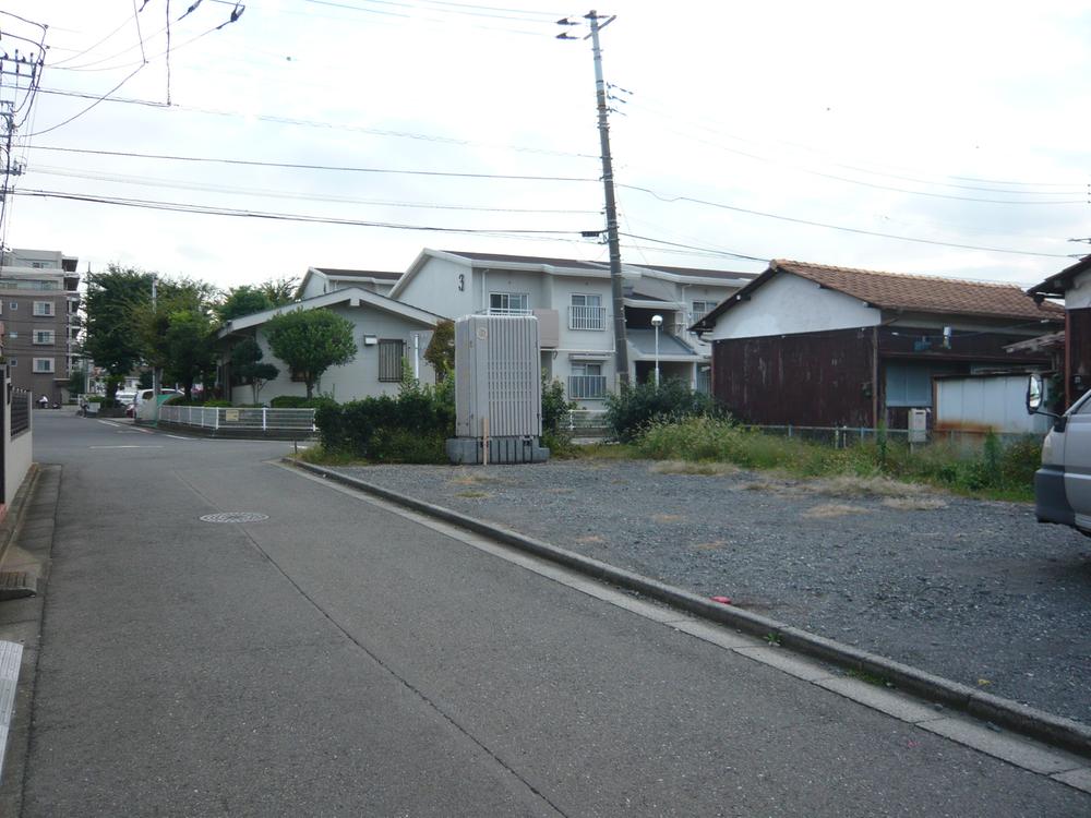 Local photos, including front road. Local (10 May 2013) Shooting