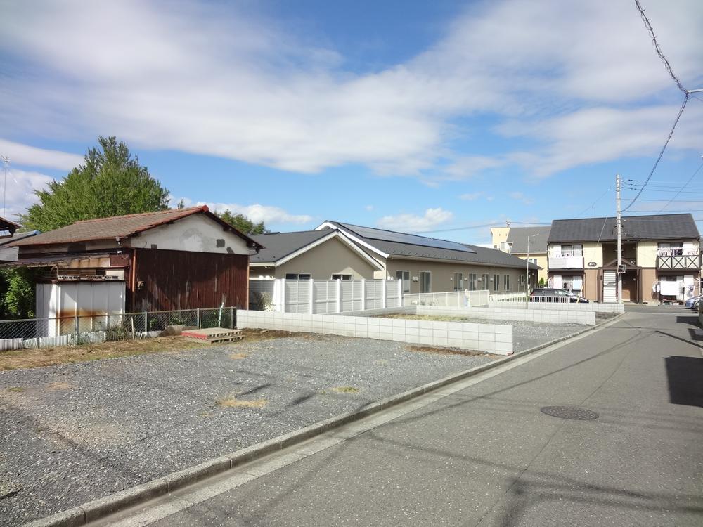 Local photos, including front road. Local (10 May 2013) Shooting