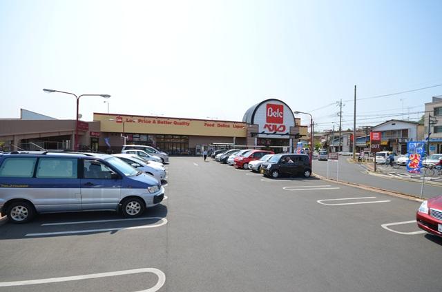 Supermarket. Until Berg 400m