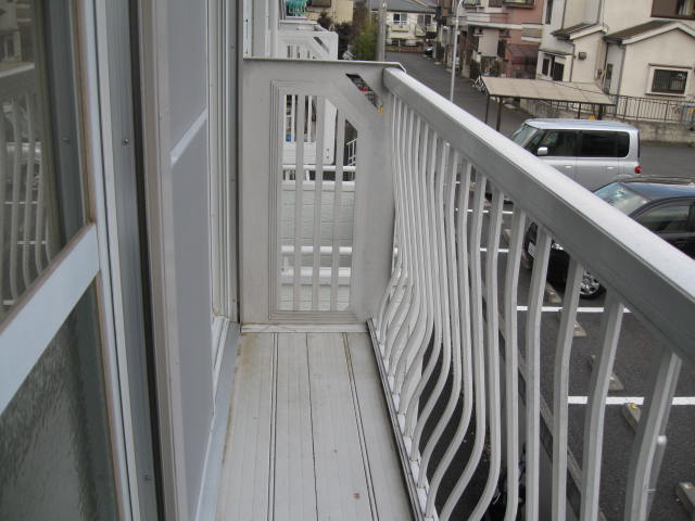 Balcony. DK ・ You go out on the balcony from Western-style. 