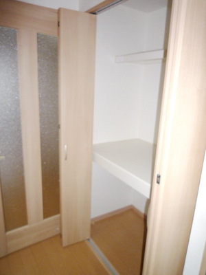 Other room space. Storage Thank 2 places
