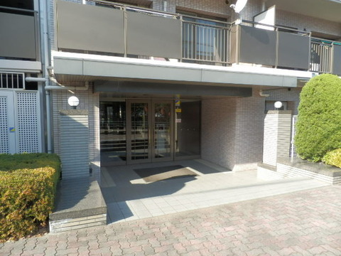 Entrance. Mansion entrance is a photo. 